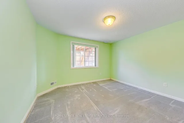 Additional image 35 of 1652 Allan Cres