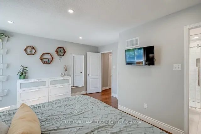 Additional image 21 of 58 Laurendale Ave