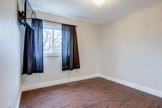 Additional image 9 of 424 Upper Wentworth St