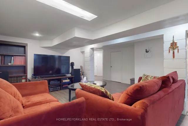 Additional image 25 of 30 Merrian Rd