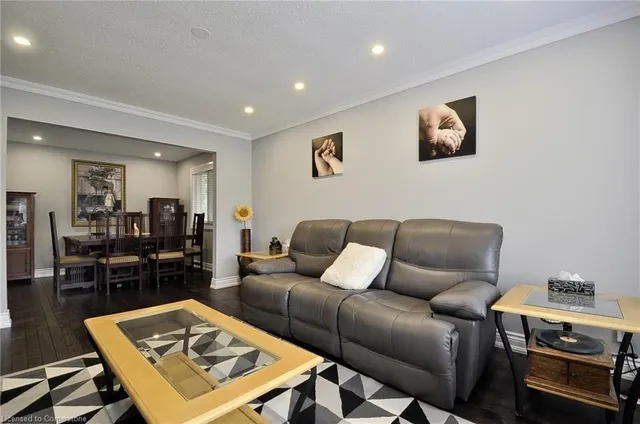 Additional image 17 of 3 Maxwell Dr