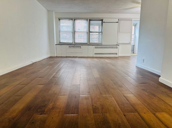 4310 Kissena Blvd, Flushing, NY