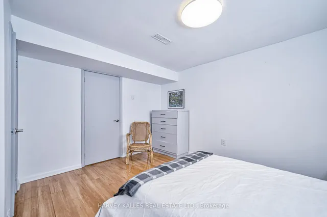 Additional image 38 of 215 Searle Ave