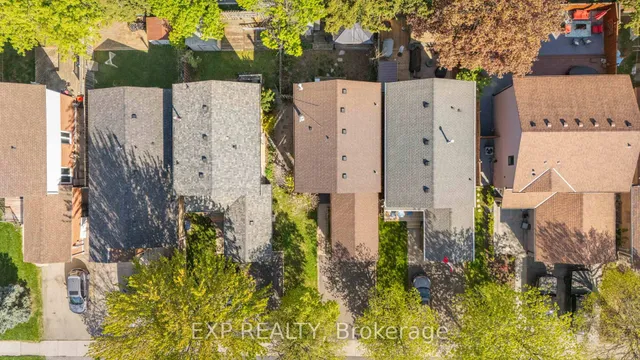 Additional image 45 of 380 Woodlawn Cres