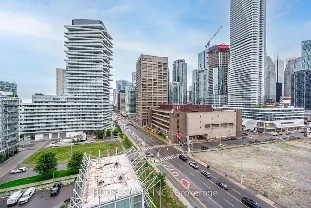 Additional image 30 of 39 Queens Quay Unit 1039