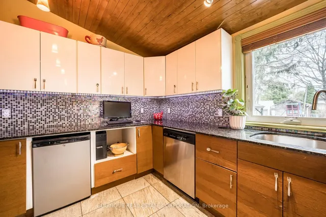 Additional image 18 of 36 Frances Ave