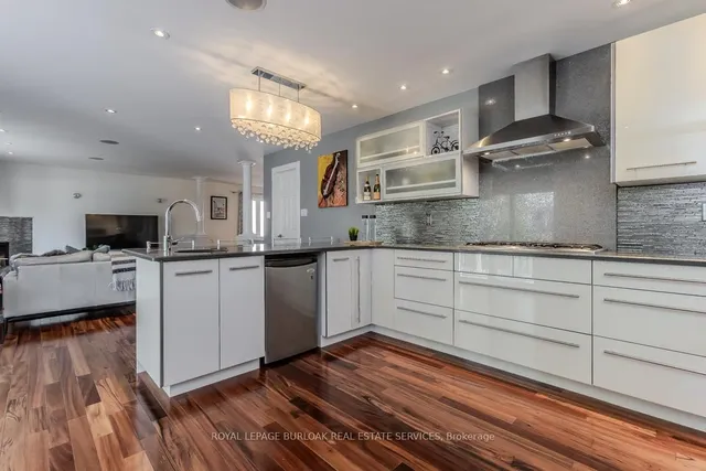 Additional image 25 of 2382 Emerson Dr