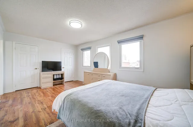 Additional image 31 of 157 Cinrickbar Dr