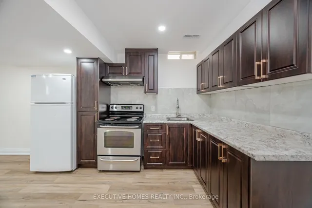 Additional image 40 of 1121 Meighen Way