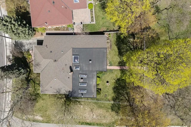 Additional image 46 of 33 Heathrow Dr