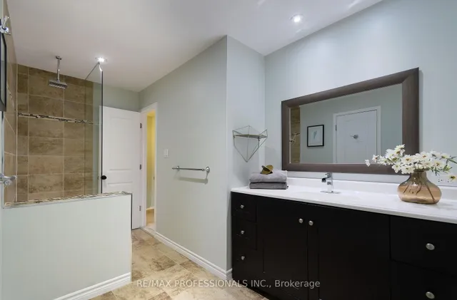 Additional image 27 of 24 Stoneham Rd