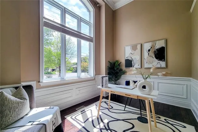 Additional image 12 of 668 Garth St