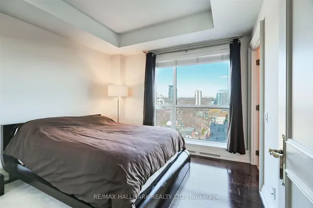 Additional image 34 of 38 Avenue Rd Unit 1201