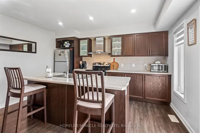 Additional image 35 of 66 Crafter Cres