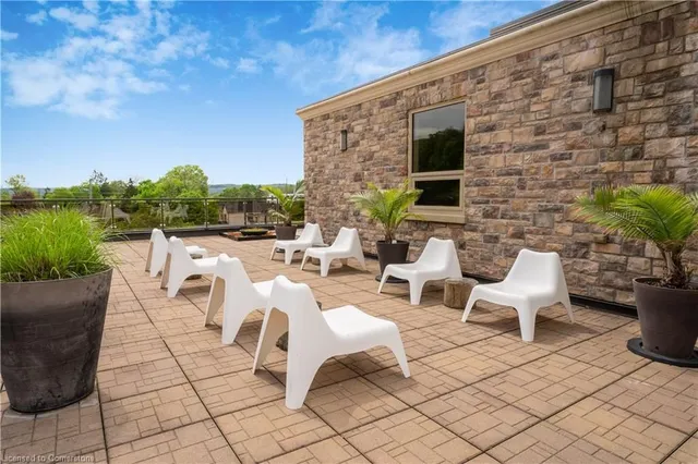 Additional image 28 of 397 King St Unit 213