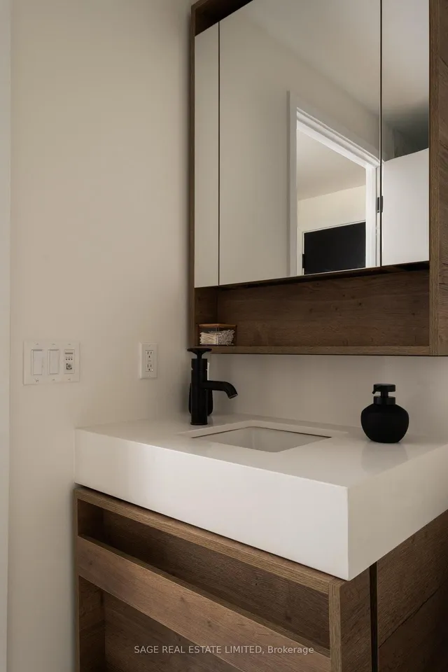 Additional image 31 of 505 Richmond St Unit 1115