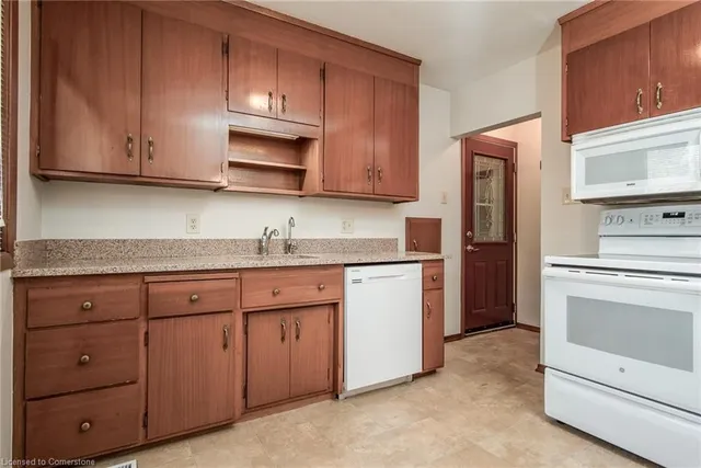 Additional image 22 of 318 Greenbrook Dr