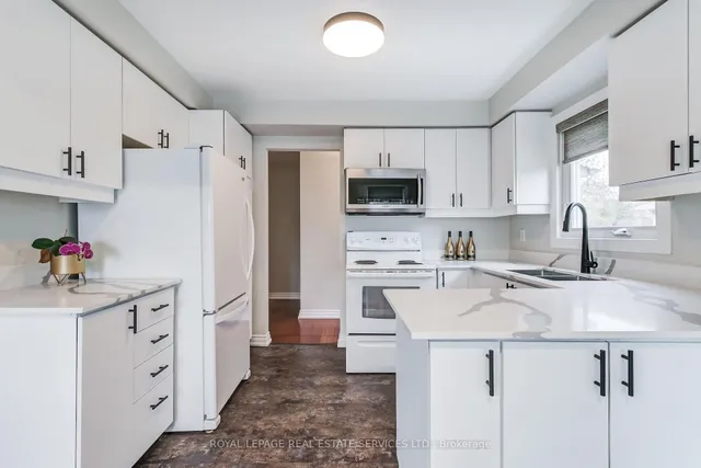 Additional image 9 of 1434 Queensbury Cres