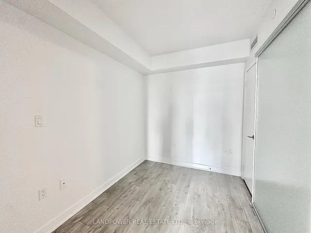 Additional image 19 of 27 Bathurst St Unit 509W