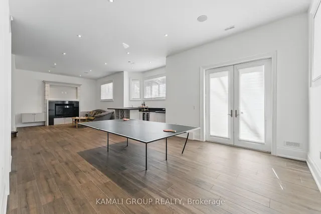 Additional image 39 of 253 Poyntz Ave