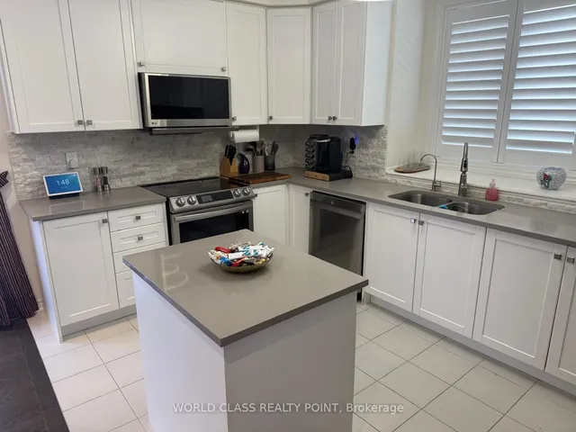 Additional image 11 of 3923 Koenig Rd