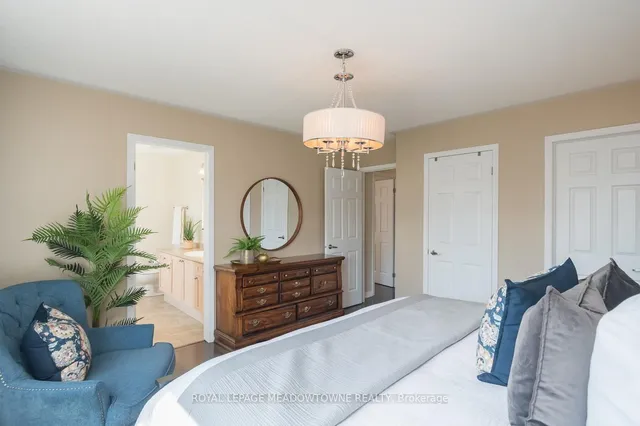 Additional image 20 of 694 Rayner Crt