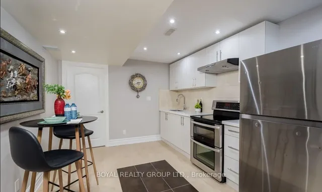 Additional image 33 of 118 Footbridge Cres