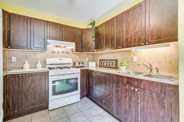 Additional image 19 of 145 Newlands Ave