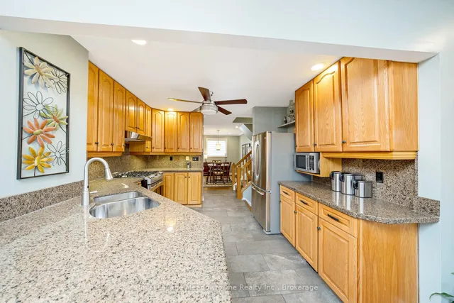 Additional image 18 of 738 Robertson Cres