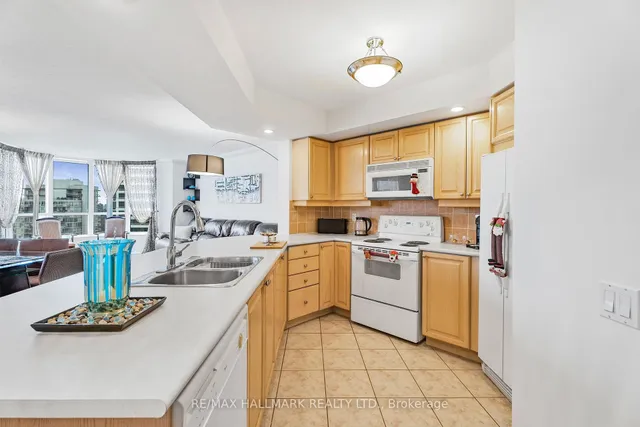 Additional image 8 of 5 Northtown Way Unit 1413