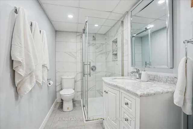 Additional image 28 of 40 Autumn Leaf Rd