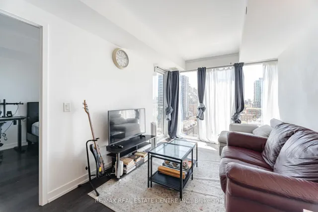 Additional image 9 of 19 Western Battery Rd Unit 1012