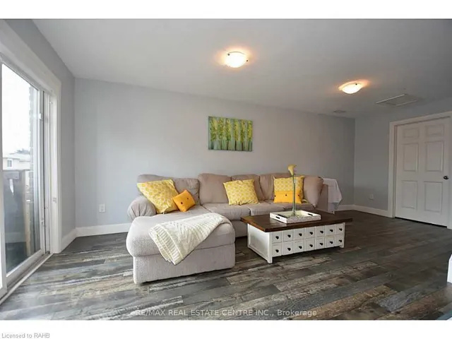 Additional image 20 of 1328 Upper Sherman Ave Unit 18