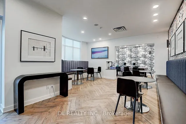 Additional image 31 of 600 Queens Quay Unit 711