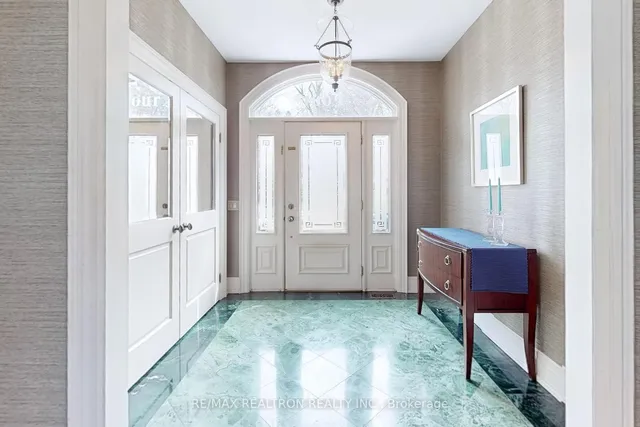 Additional image 4 of 4 Zaharias Crt