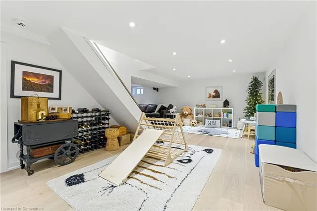 Additional image 35 of 6 Tweedsmuir Ave