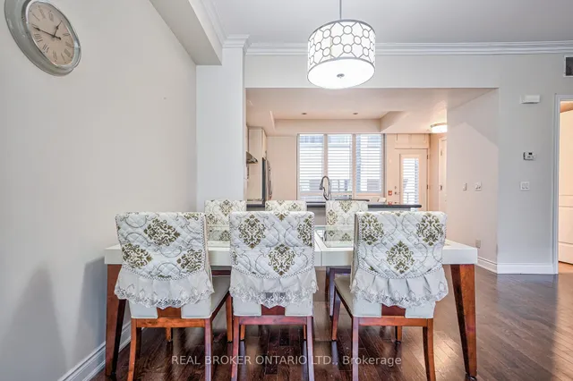 Additional image 15 of 761 Bay St Unit TH08