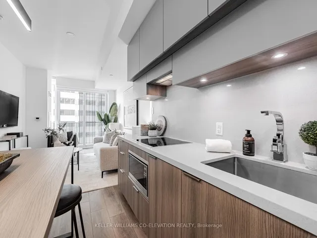 Additional image 10 of 8 Eglinton Ave Unit 1003