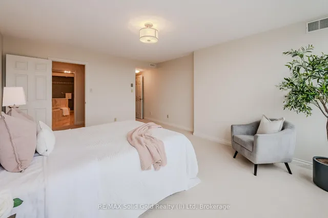 Additional image 24 of 2 Lancaster St Unit 403