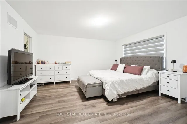 Additional image 14 of 1560 Moira Cres