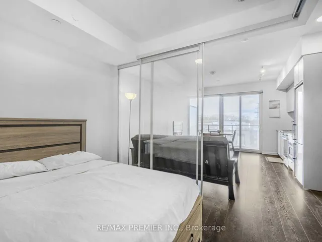 Additional image 8 of 4208 Dundas St Unit 423