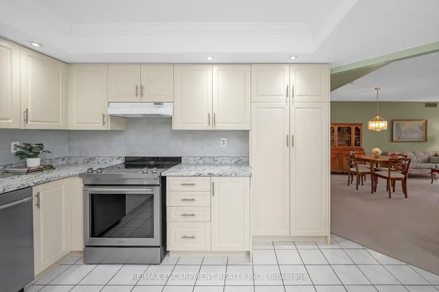 Additional image 9 of 5070 Pinedale Ave Unit 1109