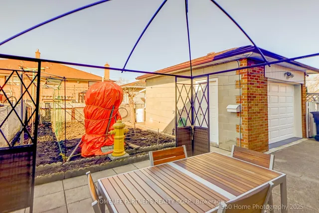 Additional image 36 of 77 Thwaite Ave