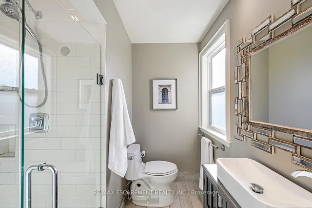 Additional image 24 of 585 Deborah Cres