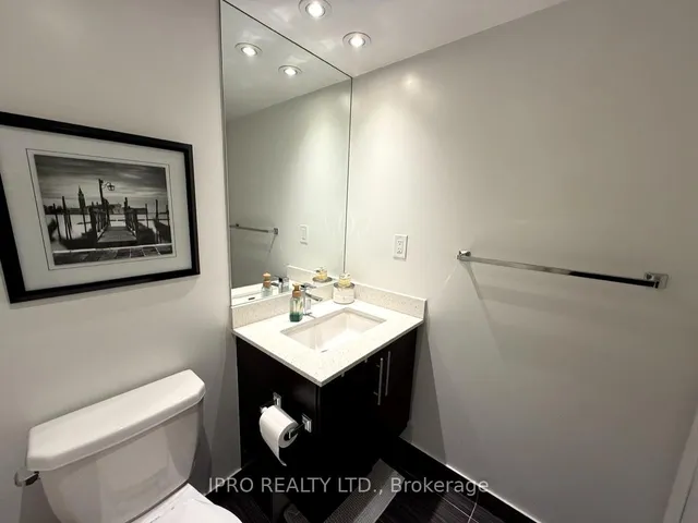 Additional image 19 of 400 Adelaide St Unit 801