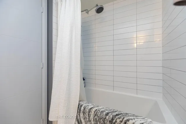 Additional image 15 of 460 Adelaide St Unit 2006