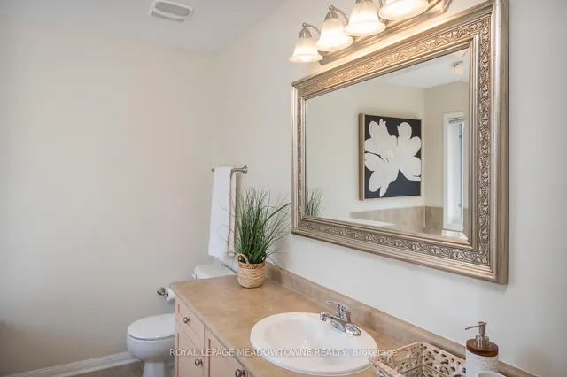 Additional image 21 of 694 Rayner Crt