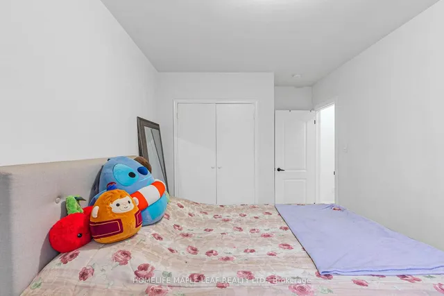 Additional image 24 of 292 Woodward Ave