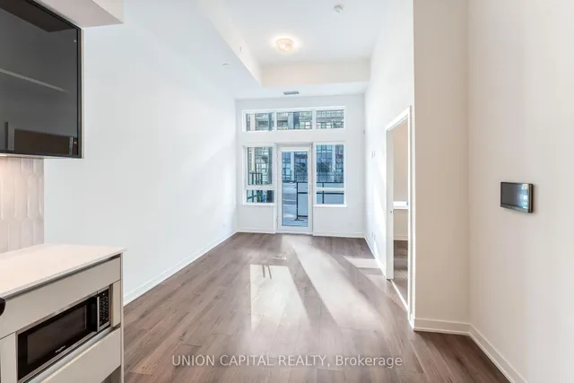 Additional image 7 of 405 Dundas St Unit 114