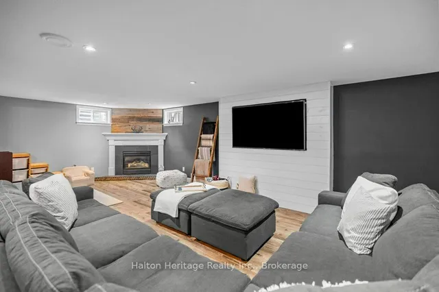 Additional image 30 of 376 East 18th St